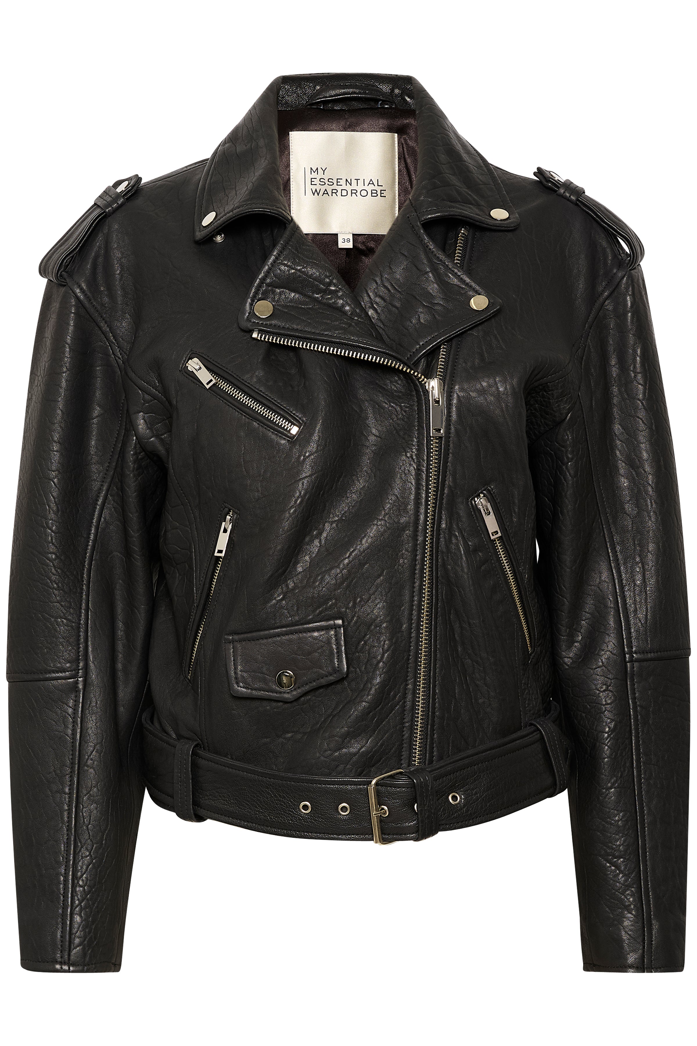 MY ESSENTIAL WARDROBE