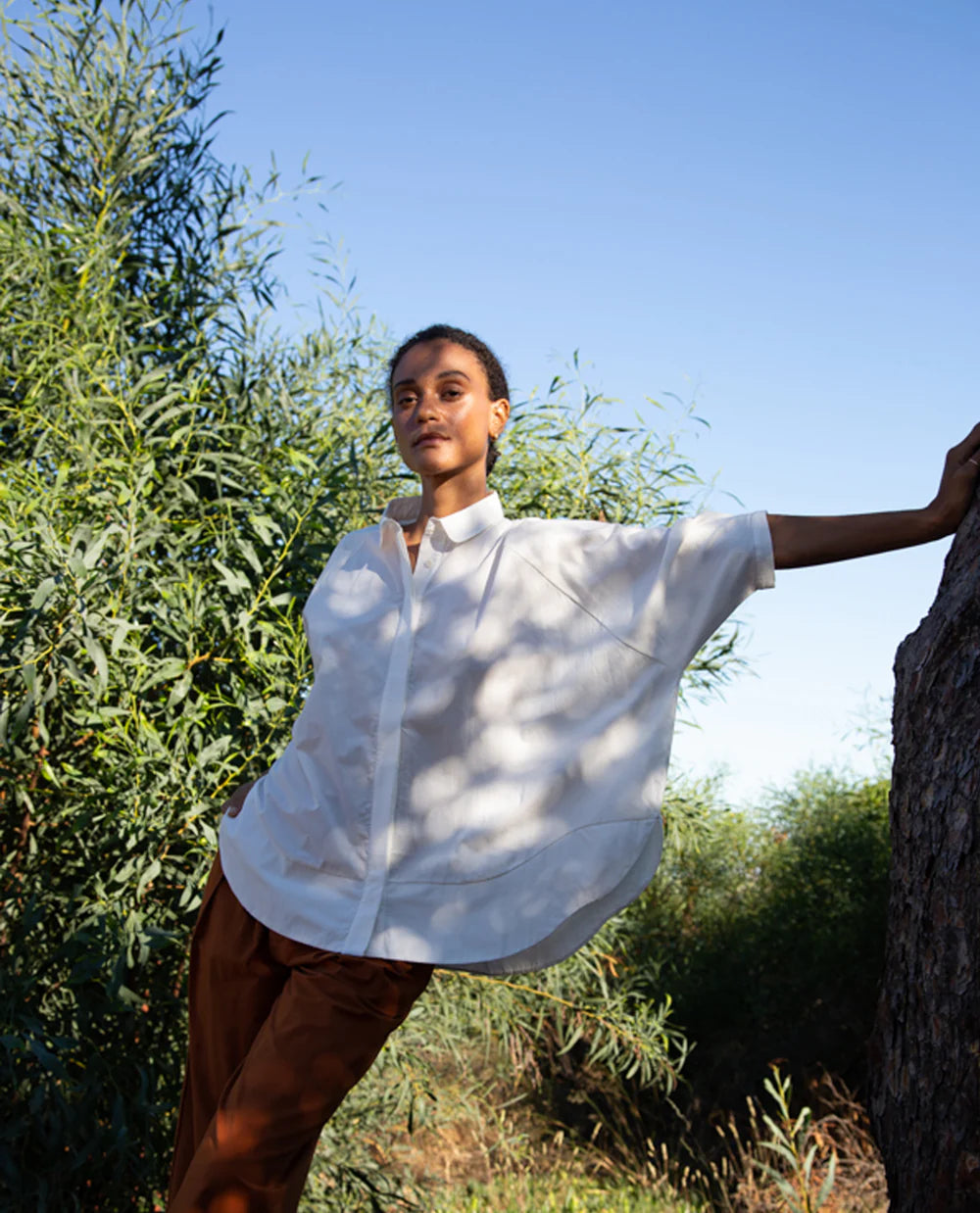 BEAUMONT ORGANIC Everly Organic Cotton Shirt In White
