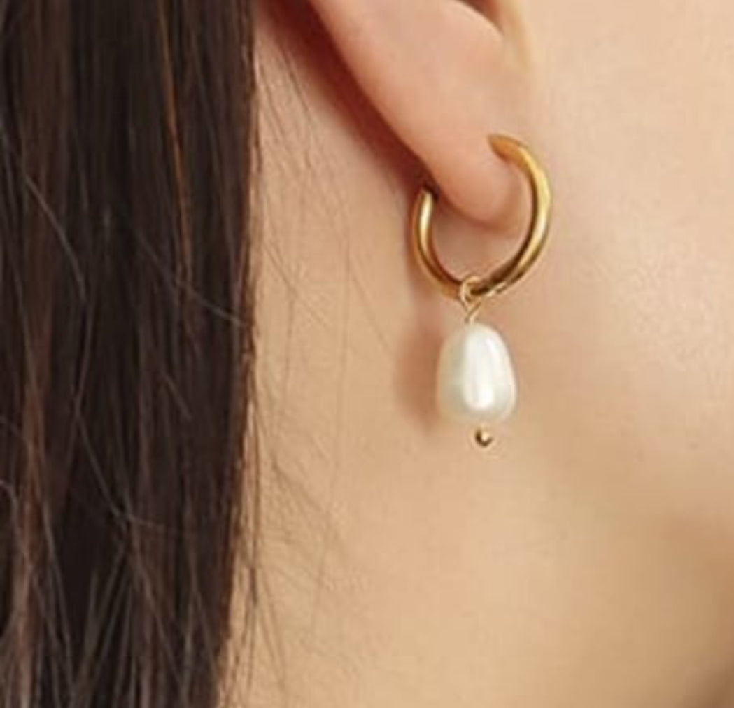 THE HANGAR JEWELLERY T pearl drop earrings 18k gold