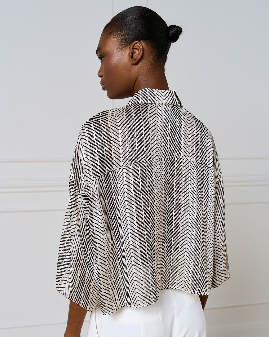 ACCESS Cropped printed shirt