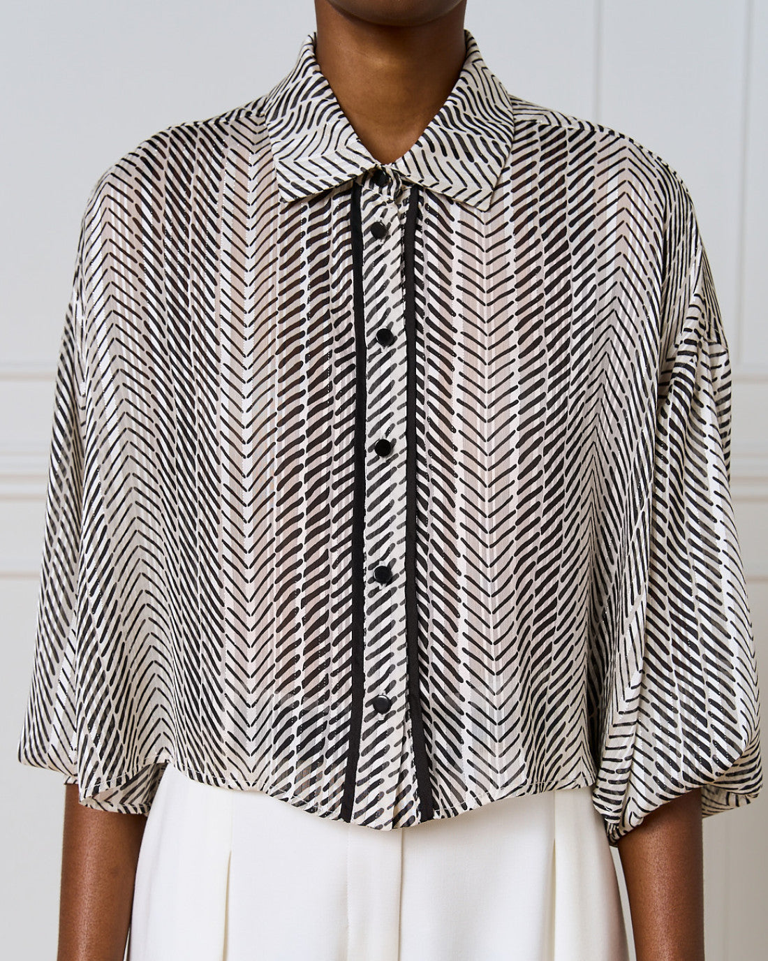 ACCESS Cropped printed shirt