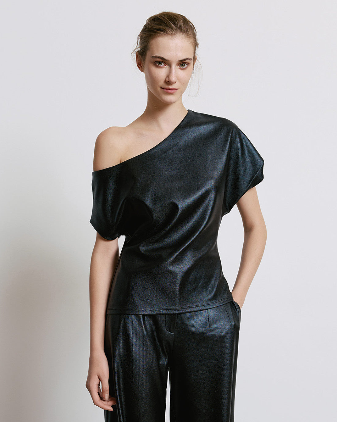 ACCESS Blouse with asymmetric sleeves