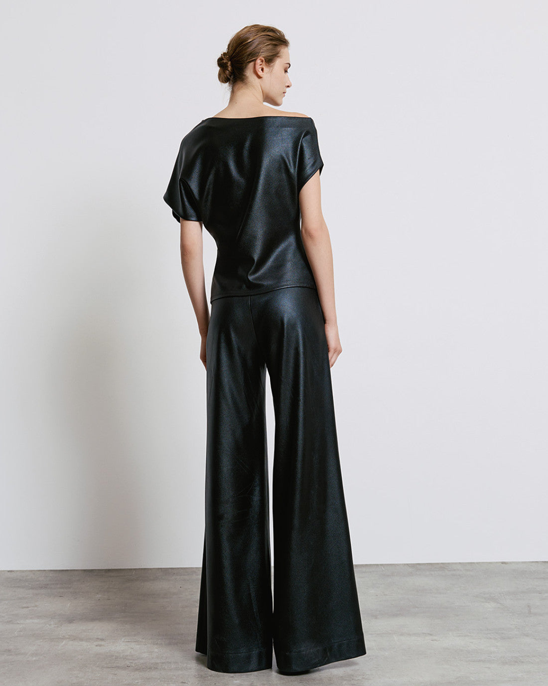 ACCESS Blouse with asymmetric sleeves