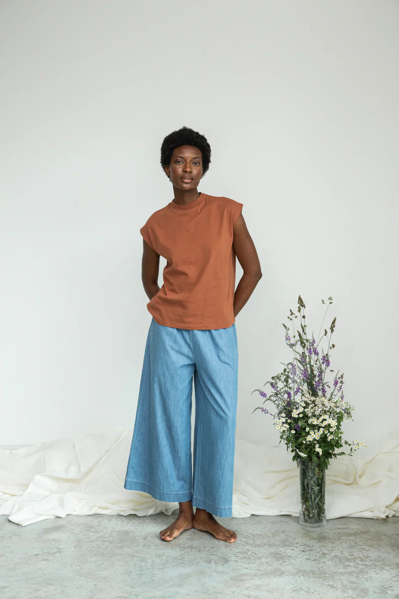BEAUMONT ORGANIC Evora-Leigh Organic Cotton Denim Trouser in Chambray Blue