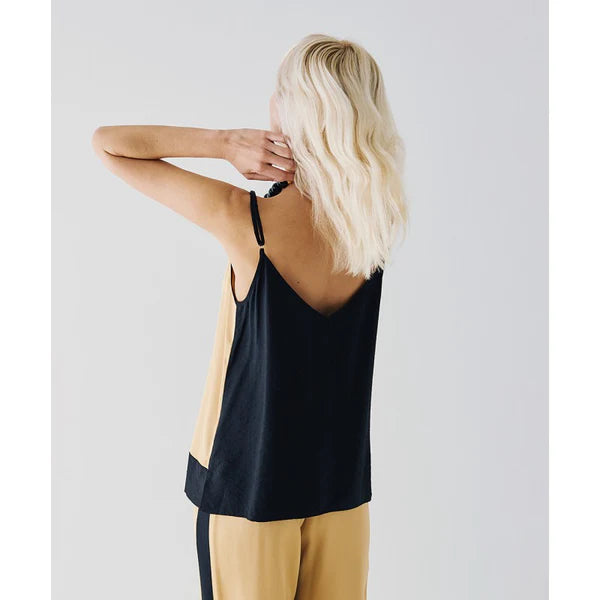 ACCESS FASHION Two-toned top