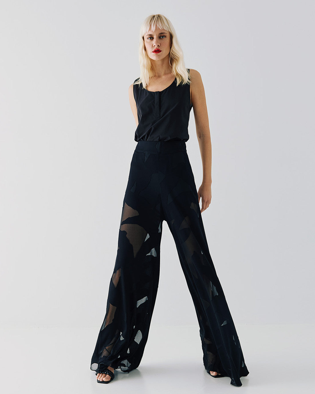ACCESS FASHION Pants with a mesh pattern