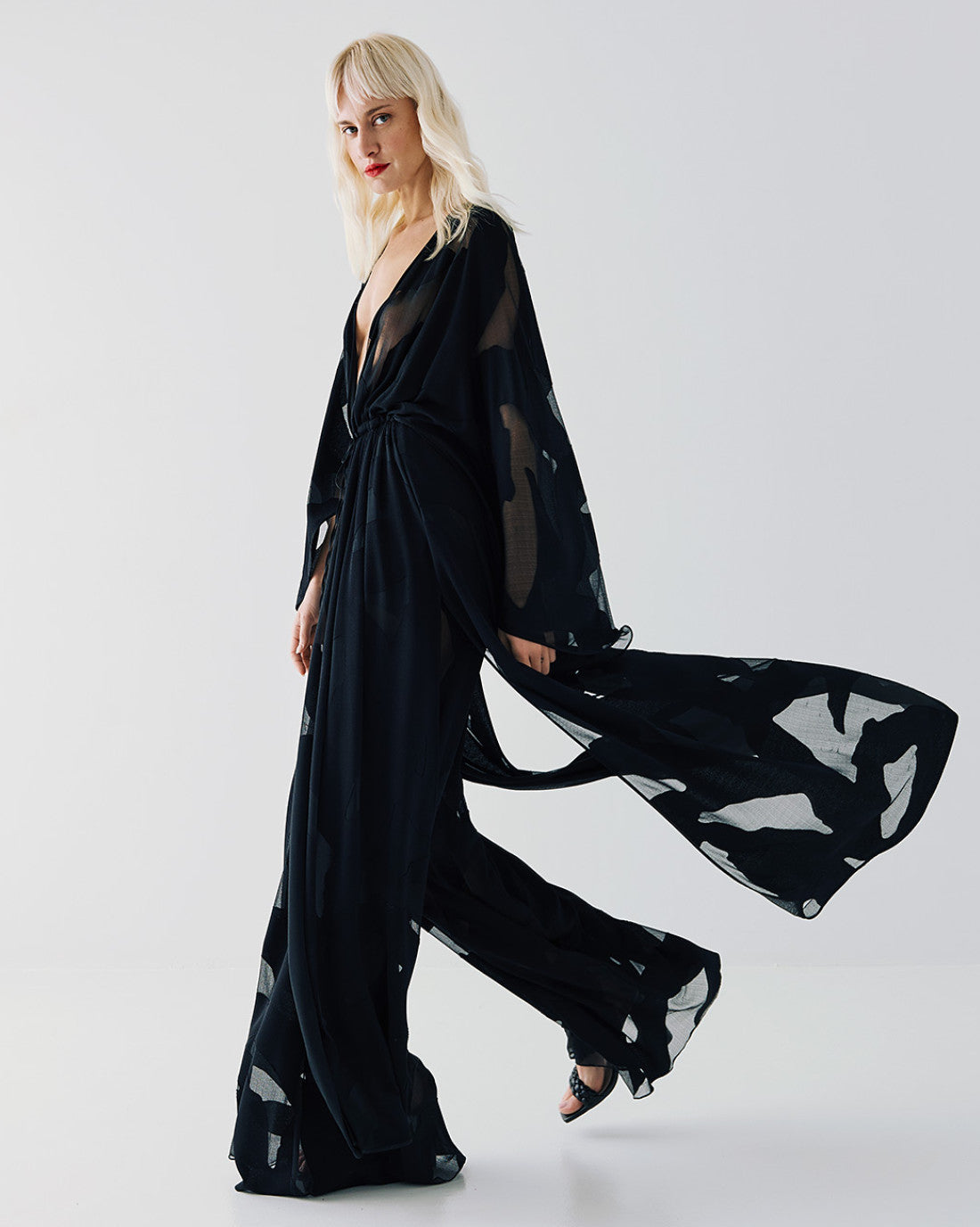 ACCESS Kimono with mesh details and drawstrings