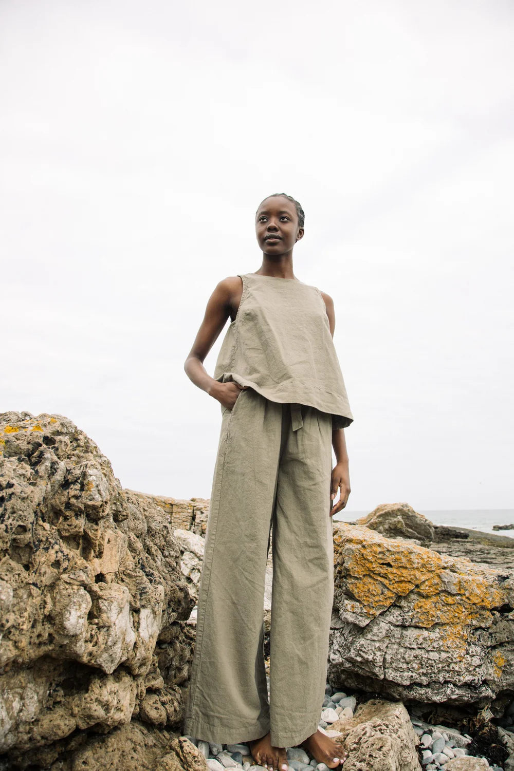 BEAUMONT ORGANIC Effi Cotton Linen Vest in Khaki