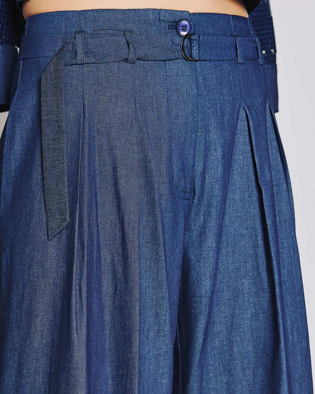 ACCESS FASHION High-waist denim pants with a belt